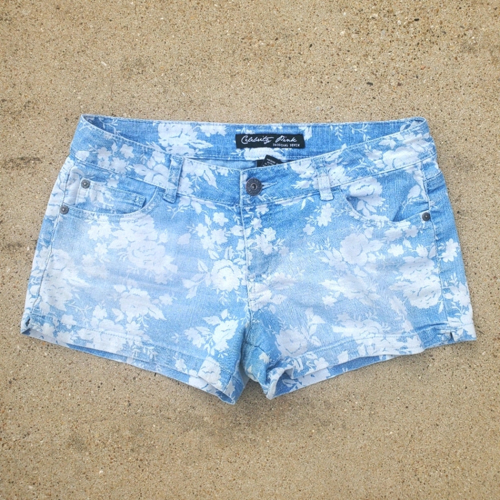 Celebrity Pink Jeans Shorts sz 9 - Picture 1 of 3